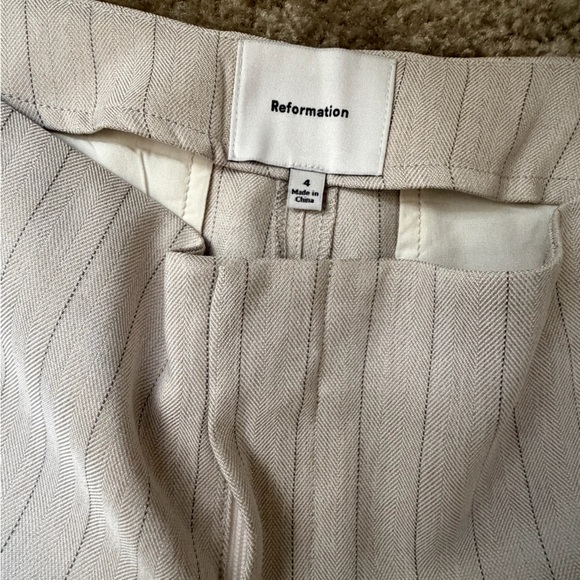 Reformation Vida Low Rise Pant - Picture 4 of 4